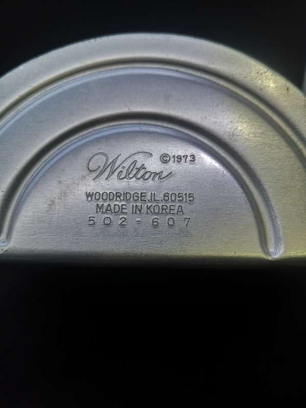 Vintage Wilton 3D 1973 Woodridge Christmas tree cake pan