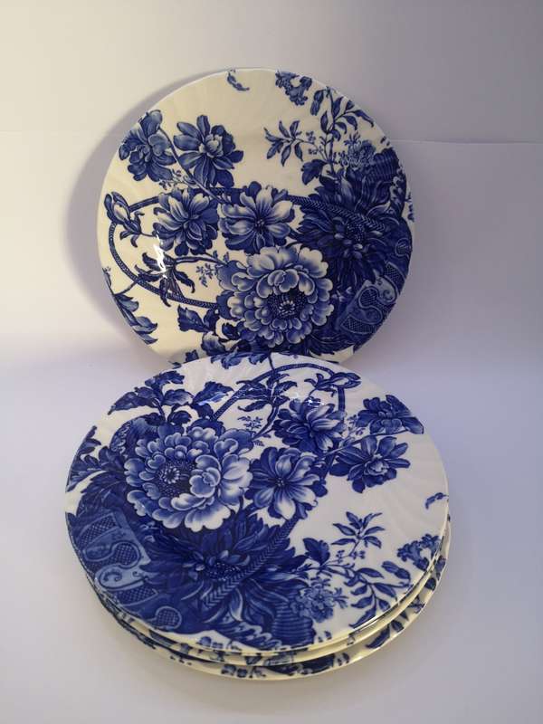 Charlotte Royal Crownford Burleigh England 4 side plates