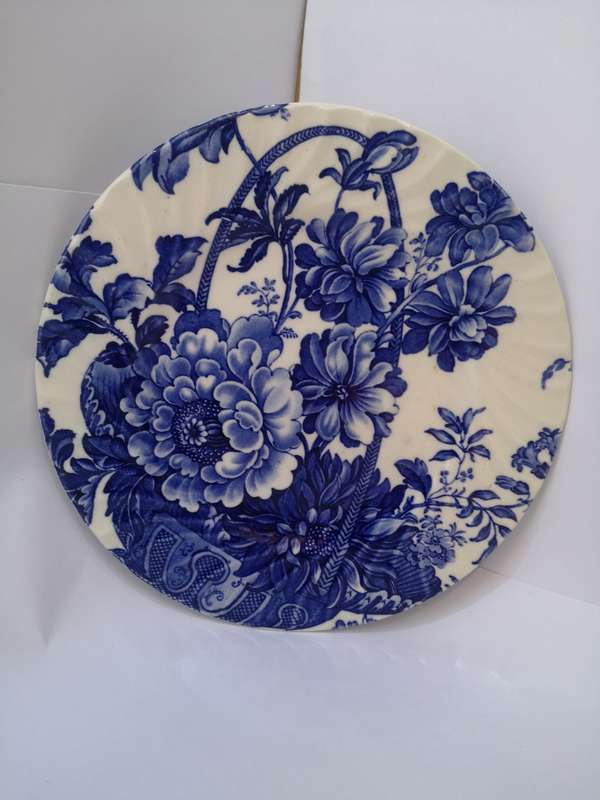 Charlotte Royal Crownford Burleigh England 4 side plates