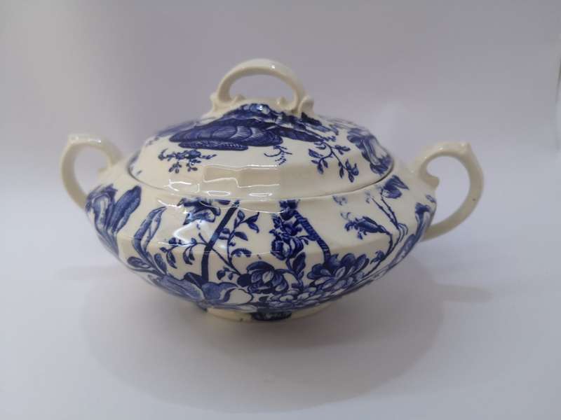 Charlotte Royal Crownford Burleigh England sugar bowl