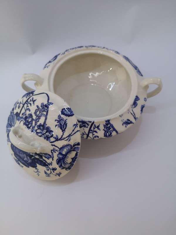 Charlotte Royal Crownford Burleigh England sugar bowl