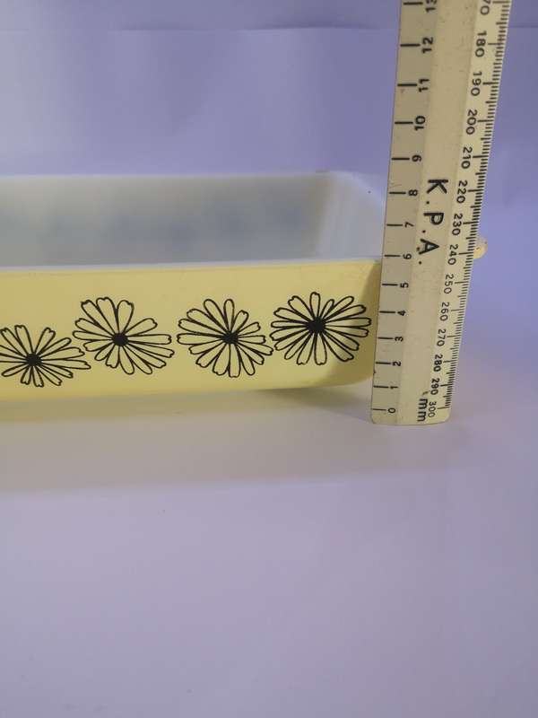 Rare JAJ Daisy shallow Daisy space saver