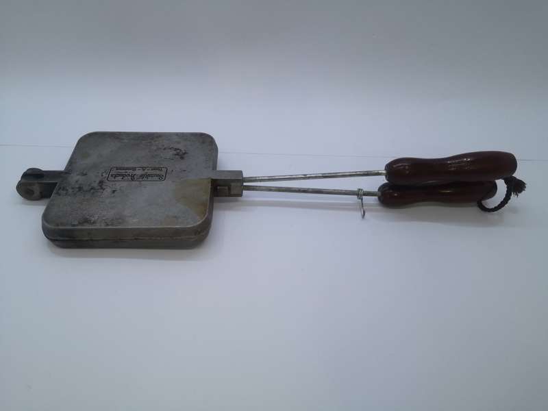 Snackle toastie maker