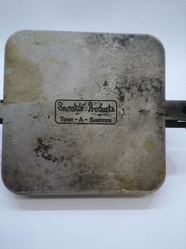 Snackle toastie maker
