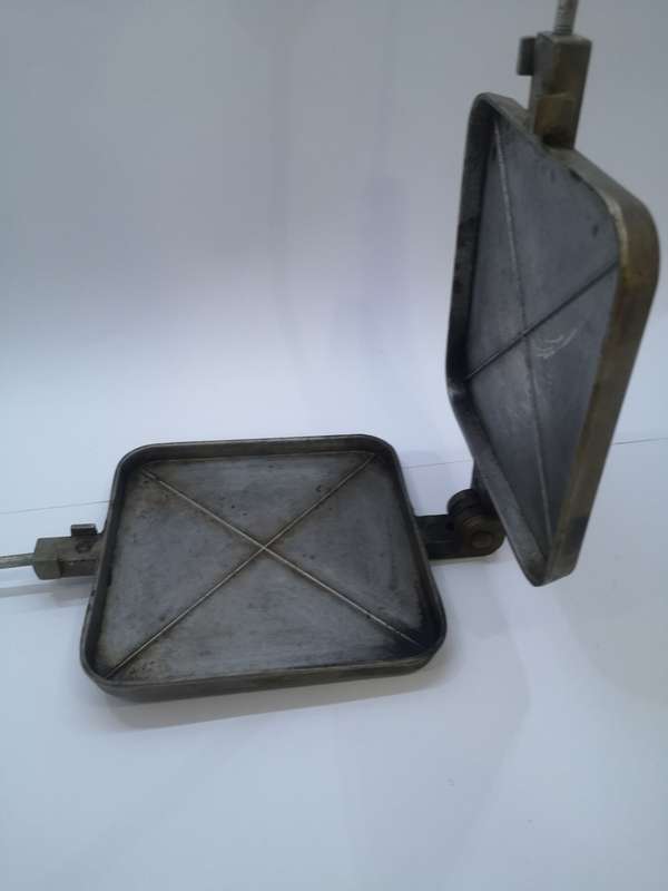 Snackle toastie maker