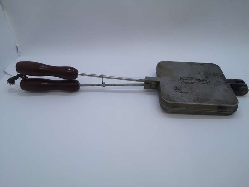 Snackle toastie maker