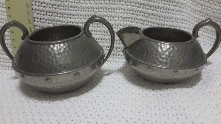Amazing milk and sugar set!