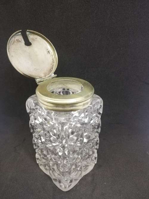 Glass bottle