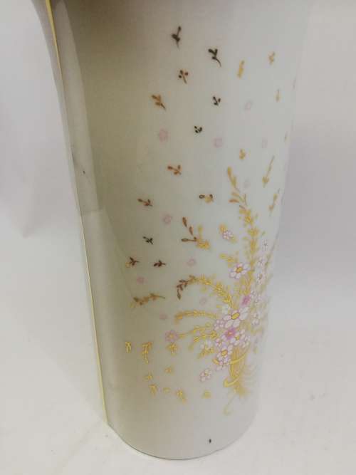 Gorgeous Spanish porcelain vase