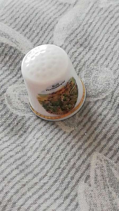 Porcelain thimble