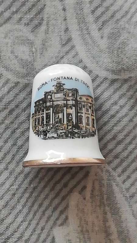 Roma porcelain thimble