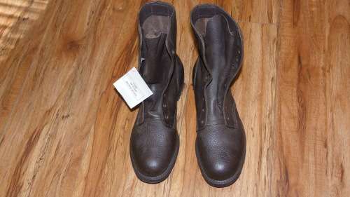COMBAT BOOTS SIZE 247W (6) NEW