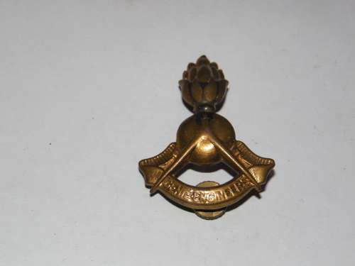ENGINEERS CORPS BRASS CAP BADGE