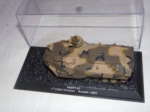 COMBAT TANK COLLECTION 33 AAVP7 A1 1991 MODEL