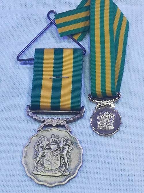 GOOD SERVICE MEDAL GOLD (30 YEAR) SET