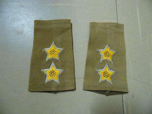 SADF 2ND LT SHOULDER RANKS(WELL WORN)