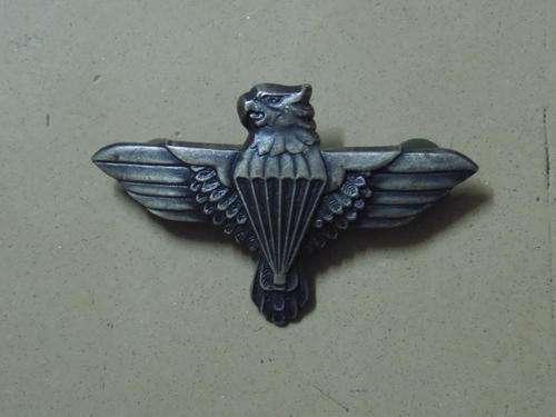 SADF PARABAT METAL BERET BADGE ALL PINS