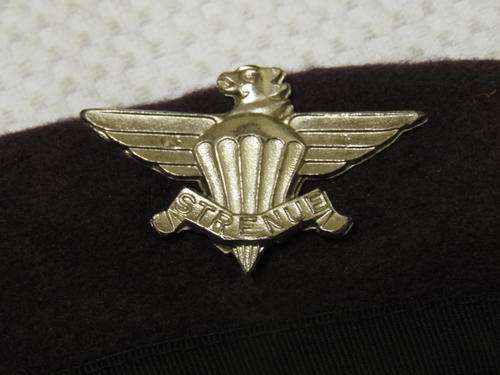 3 PARACHUTE BATTALION BERET SIZE +- 58 (BADGE WITH SCREWS)