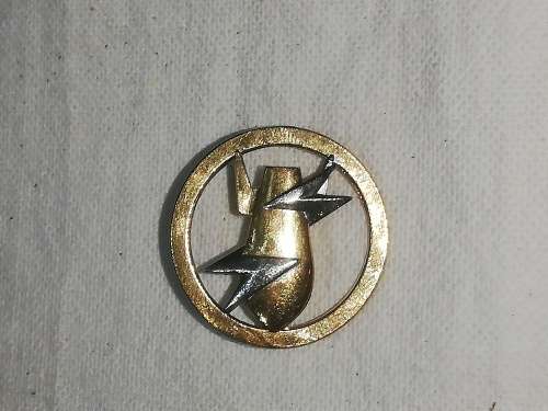 EXPLOSIVE ORDNANCE DISPOSAL PROFICIENCY BADGE
