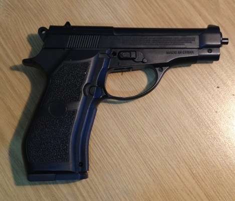 M84 CO2 .177 4.5mm Air Pistol Sold as spares! Trigger Broke will be supplied to get it welded.