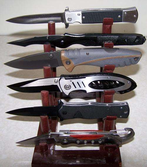 Picking finds 6 x Tactical Folding Knives Large + Hand Made Display Stand