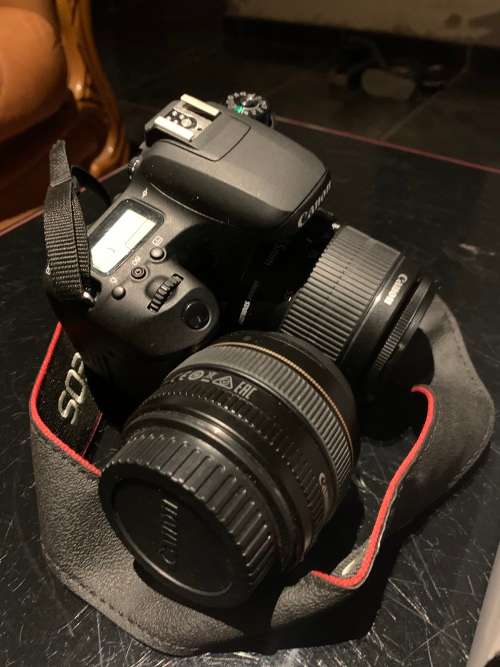 Canon EOS 77D Digital Camera + Extra Lens