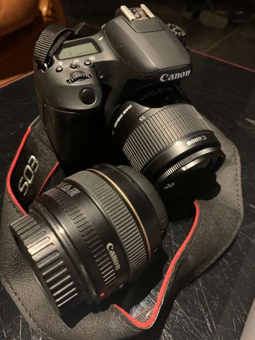Canon EOS 77D Digital Camera + Extra Lens