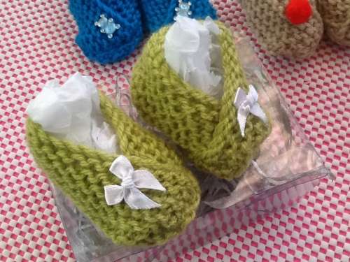 BABY "KIMONO" SLIPPERS - R 29.90 a pair