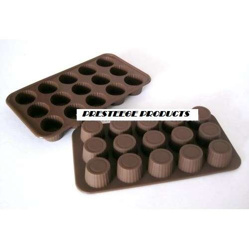 1 X SILICONE CHOCOLATE MOLD [21 X 10.5 X 2 cm]