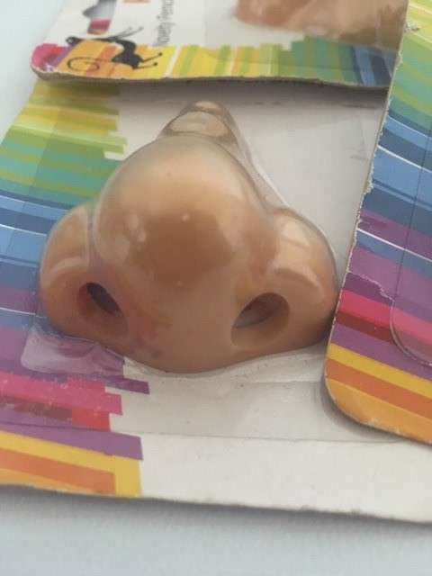 1 X NOSE SHARPENER