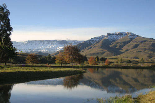 CASTLEBURN (DRAKENSBERG) 30 MARCH 2012 - 06 APRIL 2012 - 3 BEDROOM (8 SLEEPER)