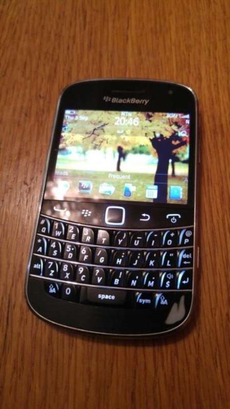 BLACKBERRY 9900 BOLD IN ORIGINAL CONDITION