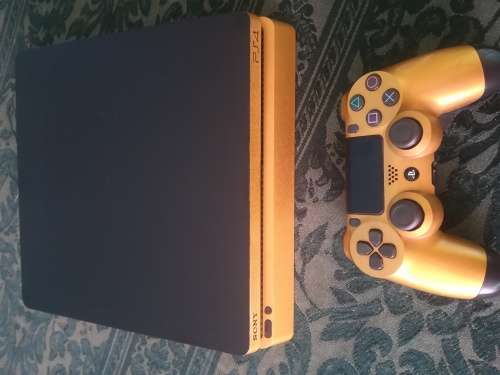 PS4 Console 500gb +, 6games pre owned d
