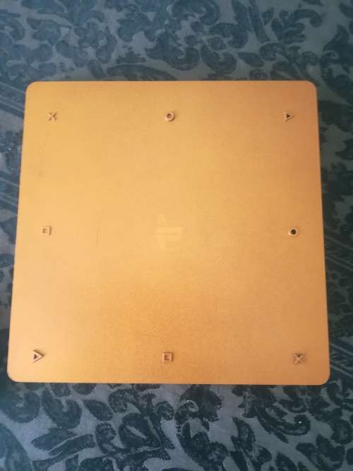 PS4 Console 500gb +, 6games pre owned d