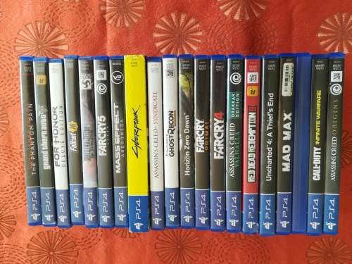 Ps4 500GB plus 20 games
