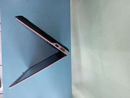 Dell latitude e6440: i5-4300, 8gb ram, 500gb hdd, win 10 pro
