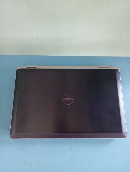 Dell latitude e6520 business laptop: i5-2540M, 8gb, 500gb hdd, win 10 pro. New battery