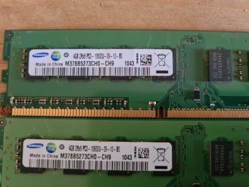 2 x 4GB (8GB) DDR3 10600u Paired RAM