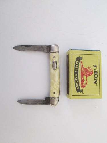 KNIFE POCKET, VERY OLD. SHEFFIELD ENGLAND. SHARP.