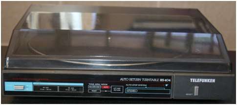 VINTAGE TELEFUNKEN TURNTABLE