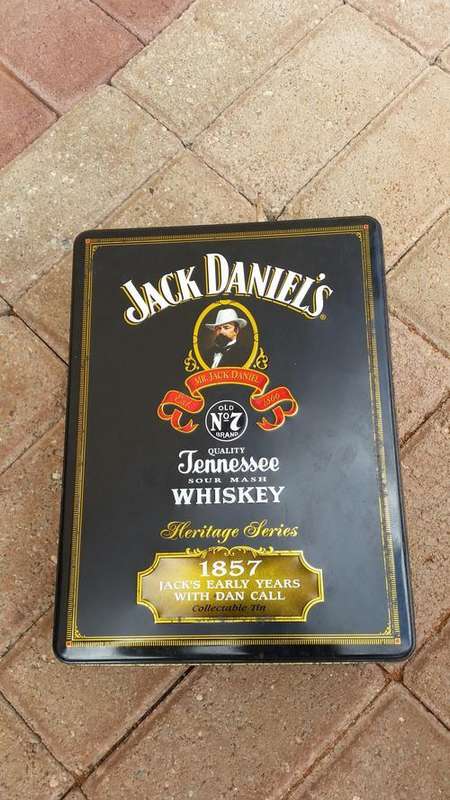 JACK DANIEL`S_Gift Set. Quality Tennessee SOUR MASH WHISKEY. Part of the Heritage Series.