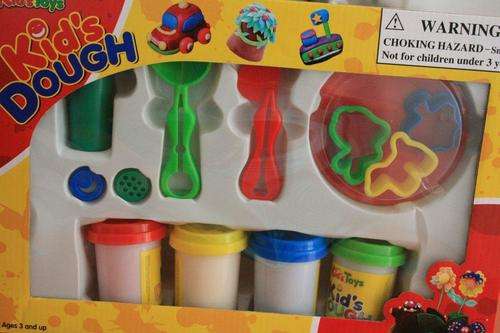 Gorgeous Kids playdough set... Perfect for Xmas!