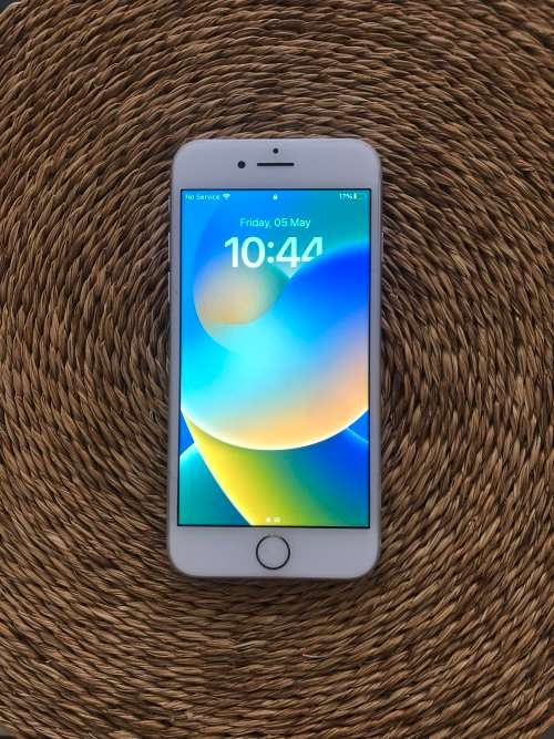 Apple iPhone 8 (64GB)