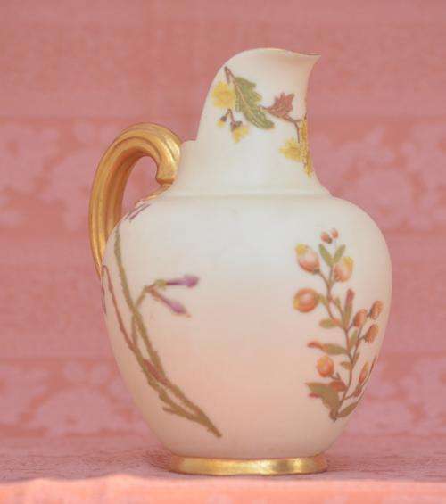 Beautifully preserved Royal Worcester C1920 One handled jug