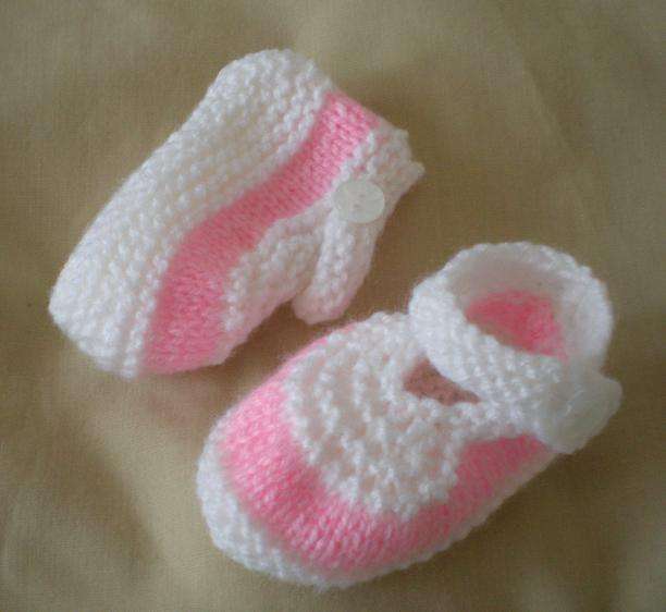 Lacy Mary Jane Baby Booties - Premies - Pink and White