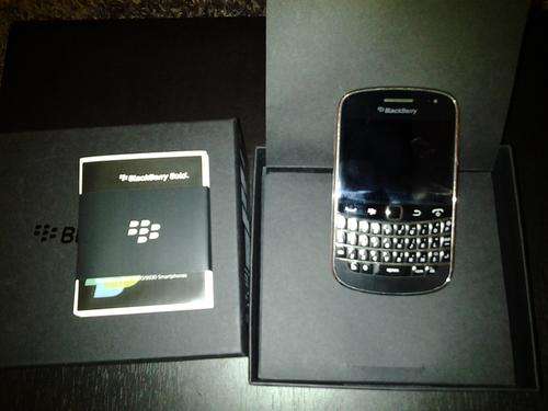 backberry 9900. ......- 4months old l