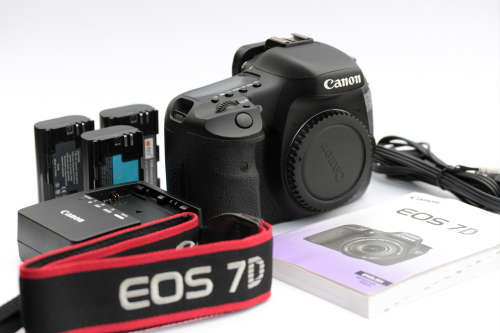 CANON 7D BODY + CANON EF-S 60mm f2.8 MACRO LENS