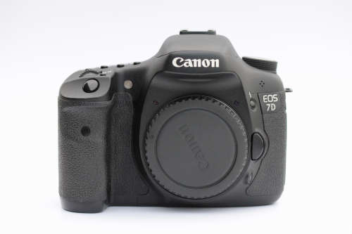 CANON 7D BODY + CANON EF-S 60mm f2.8 MACRO LENS