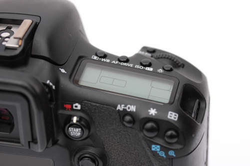 CANON 7D BODY + CANON EF-S 60mm f2.8 MACRO LENS