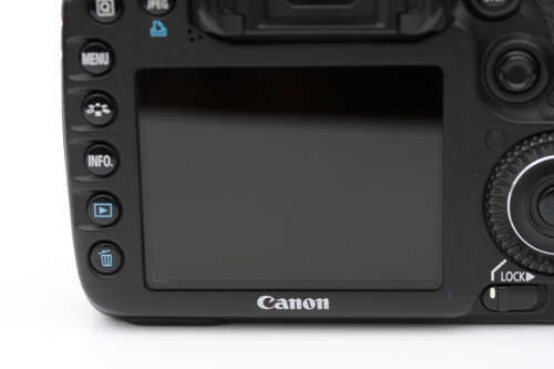 CANON 7D BODY + CANON EF-S 60mm f2.8 MACRO LENS